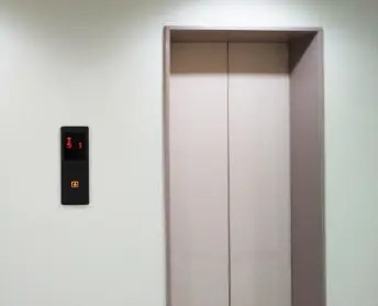 エレベーターの扉・枠など